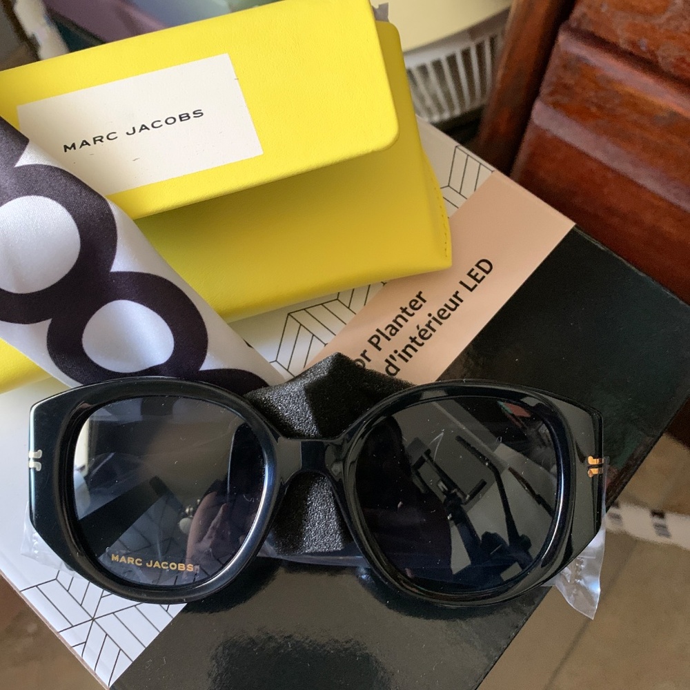 New Marc Jacobs MJ 1052/S Black Womens 51-21-140 Sunglasses With Case Authentic - Picture 5 of 8